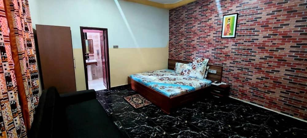 Kikis Court Resort Hohoe Екстер'єр фото